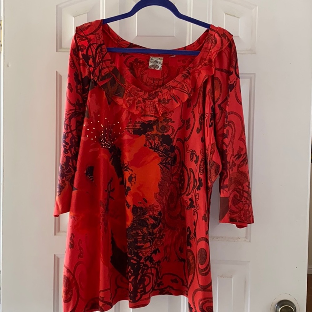 AVENUE Top - Red with Black Pattern Size 26/28